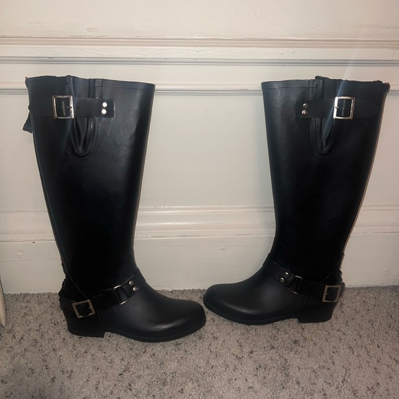 Steve Madden Rain Boot - Picture 2 of 4